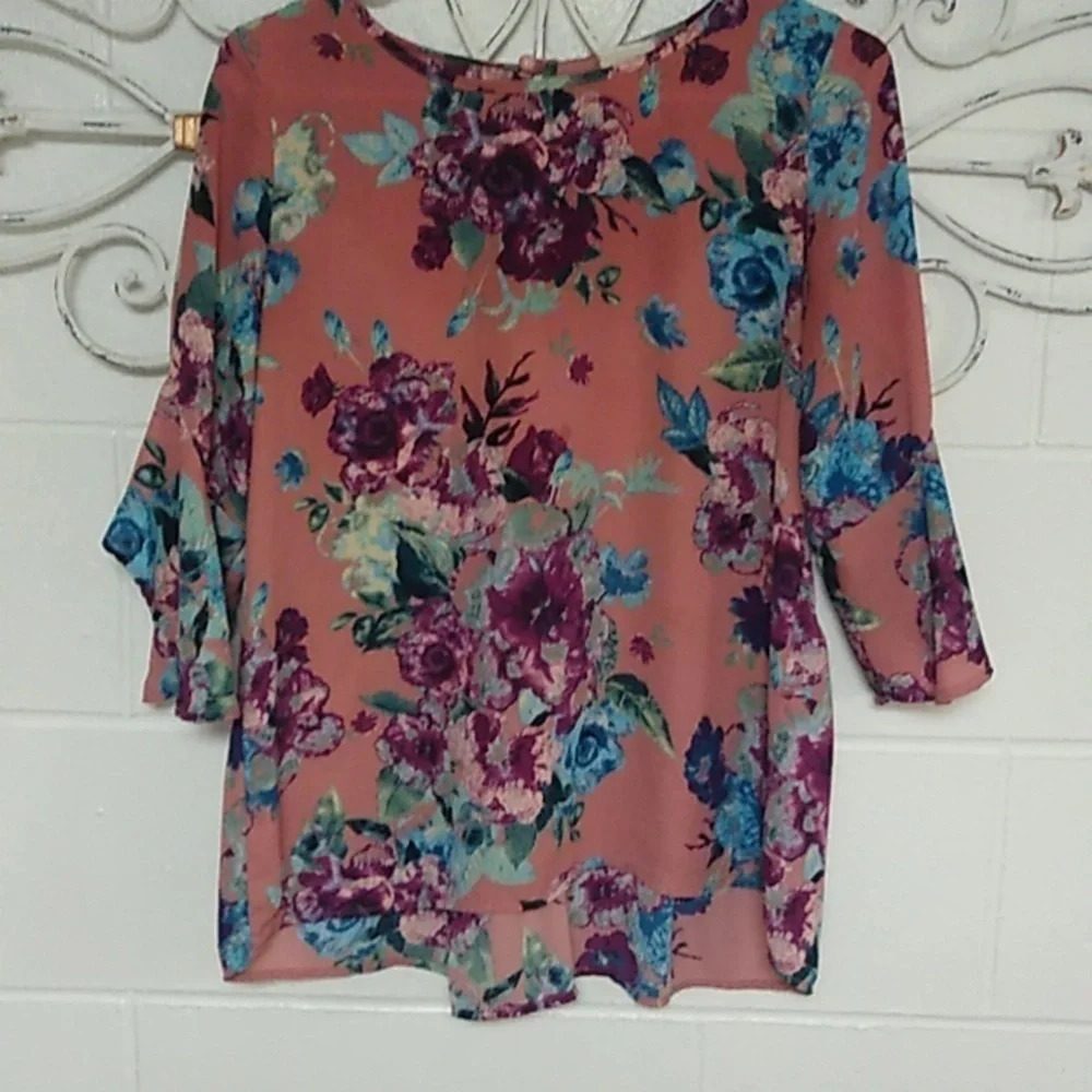 DAYTRIP FLOWY, FLORAL, COTTAGECORE BLOUSE WITH PEPLUM BACK & BELL 3/4 SLEEVES